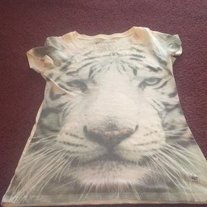 Wwf tee with a white tiger design